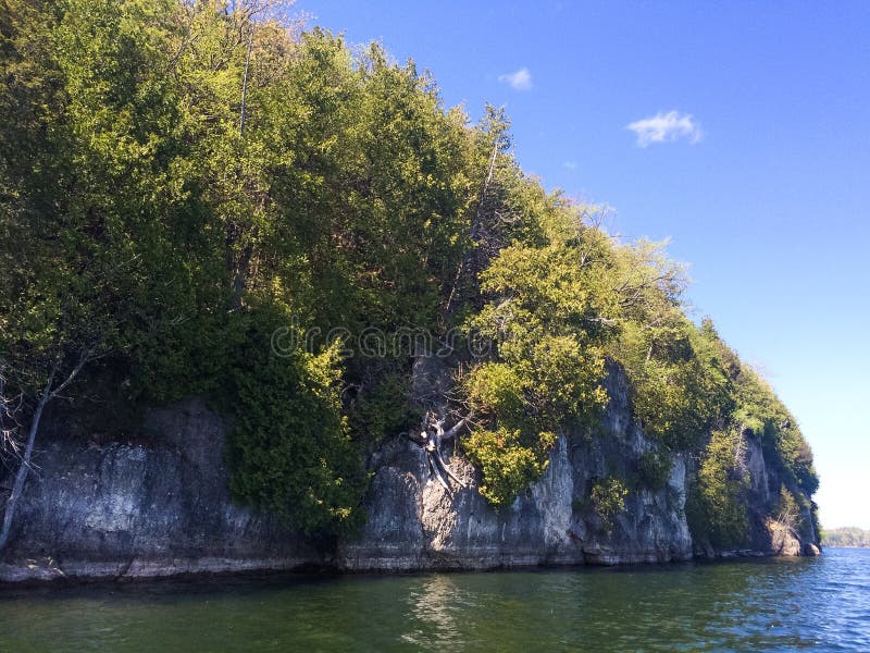Cliffs on Lake Champlain stock photo. Image of summer 71593174