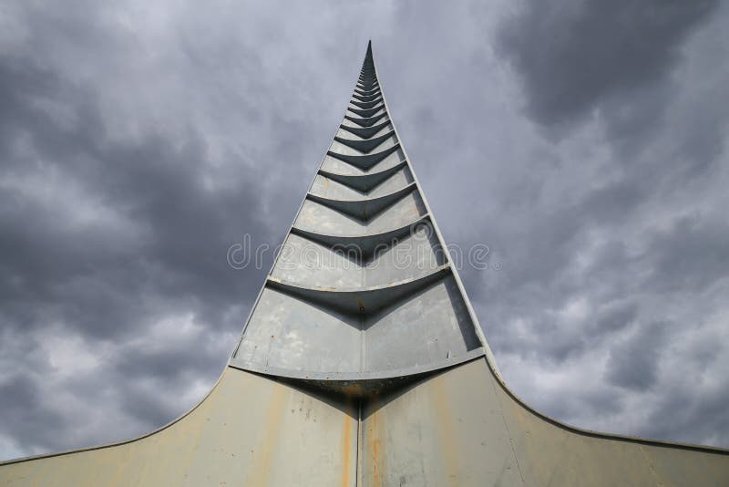 Clocher/fond en acier image stock Clocher/fond en acier image stock