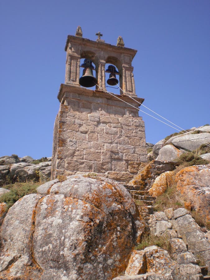 Clocher pittoresque de la paroisse de Santa Maria à Muxia. 7 août 2012. Muxia La Coruna Galicia, Espagne. Nature des vacances images libres de droits Clocher pittoresque de la paroisse de Santa Maria à Muxia. 7 août 2012. Muxia La Coruna Galicia, Espagne. Nature des vacances images libres de droits