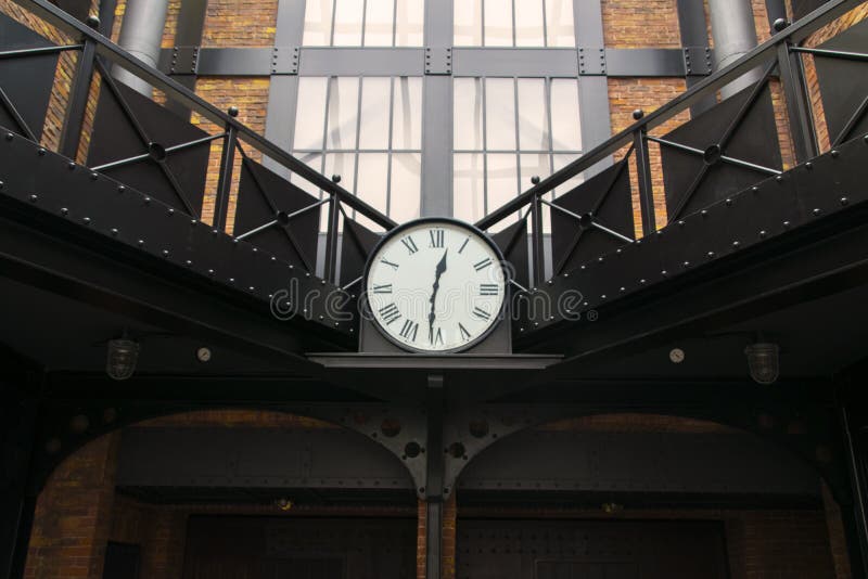 163 Classic Vintage Clock Old Railway Station Stock Photos Free