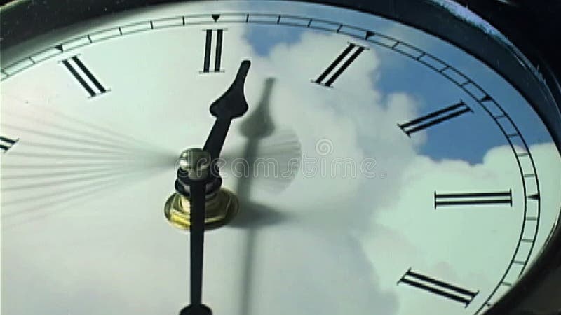 Clock in time-lapse loop