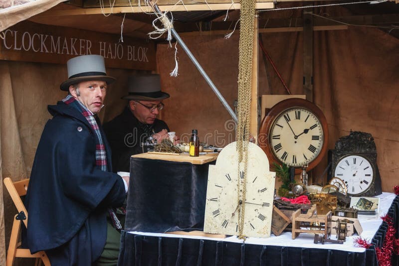 Clockmakers przy pracą podczas festiwalu przy Dickens Festval ja fotografia stock Clockmakers przy pracą podczas festiwalu przy Dickens Festval ja fotografia stock