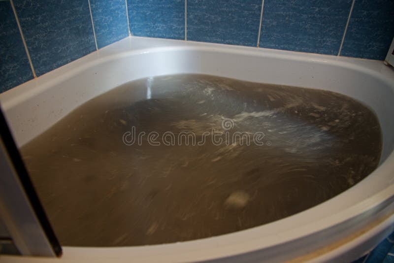 https://thumbs.dreamstime.com/b/clogged-shower-drain-bathroom-water-does-not-drain-stall-79841344.jpg