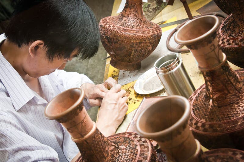 Cloisonné artisan