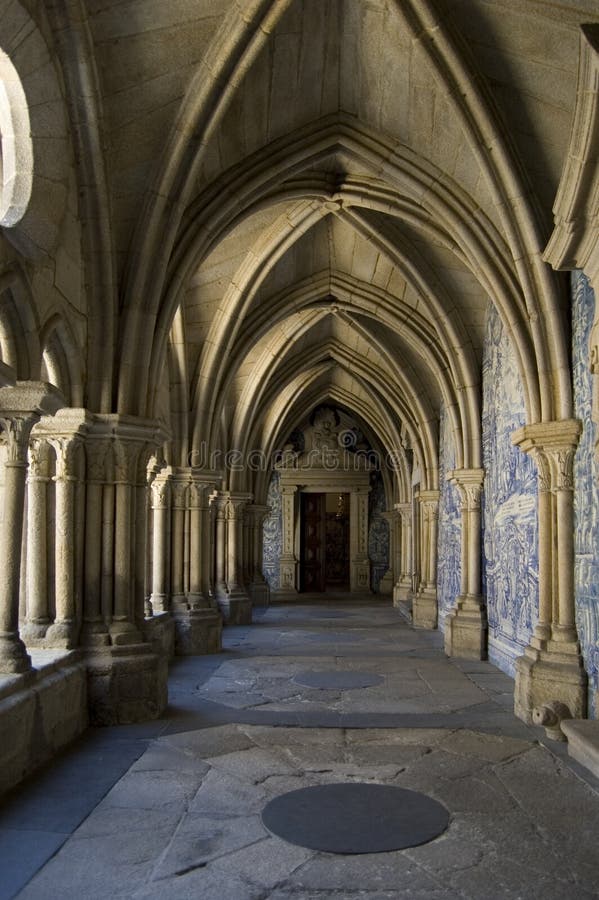 Cloister gallery Se Cathedral