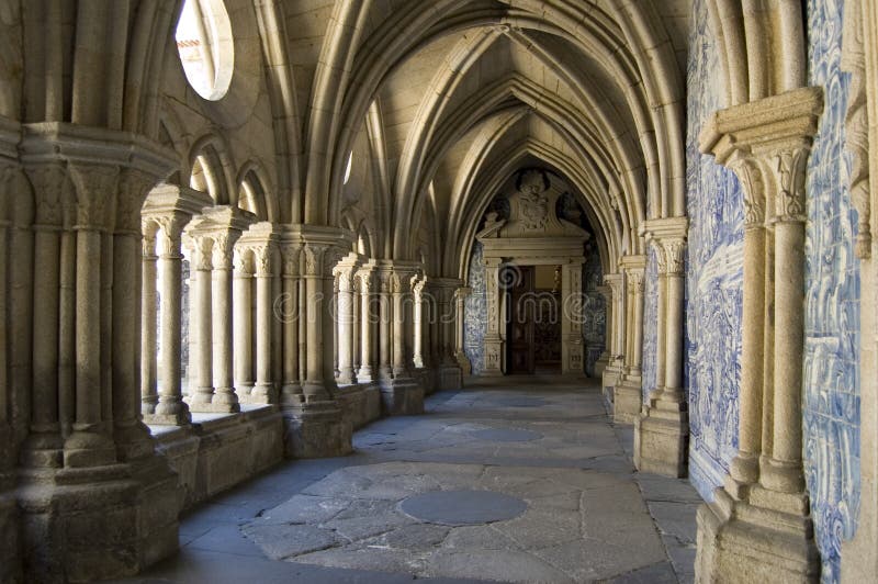 Cloister gallery Se Cathedral