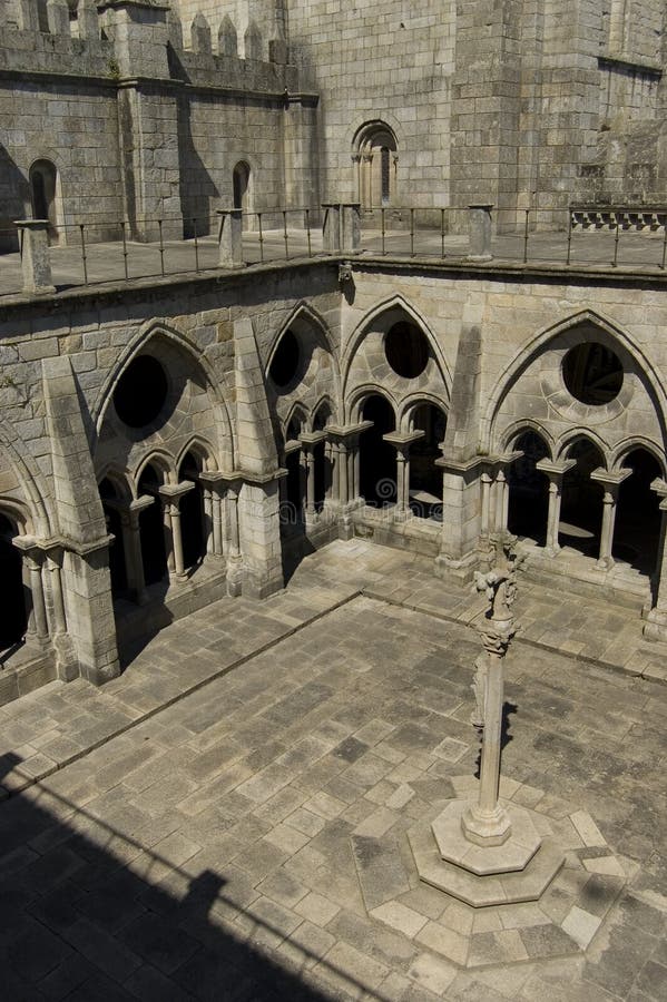 Cloister of Se Cathedral