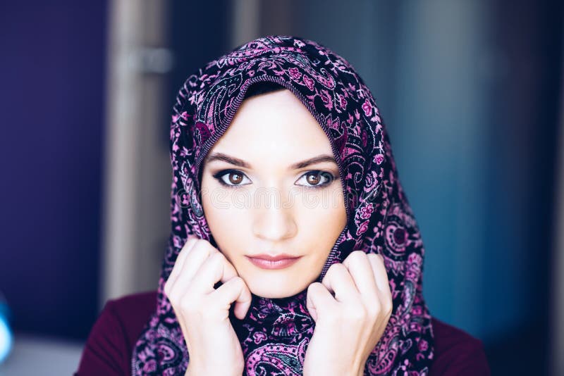 Portrait Of Beautiful Arabic Middle Eastern Woman Stock Image Image Of Eastern Islamic 135372673