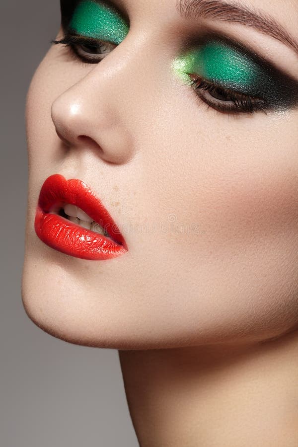 Close-up beautiful model face with fashion make-up royalty free stock photography Close-up beautiful model face with fashion make-up royalty free stock photography