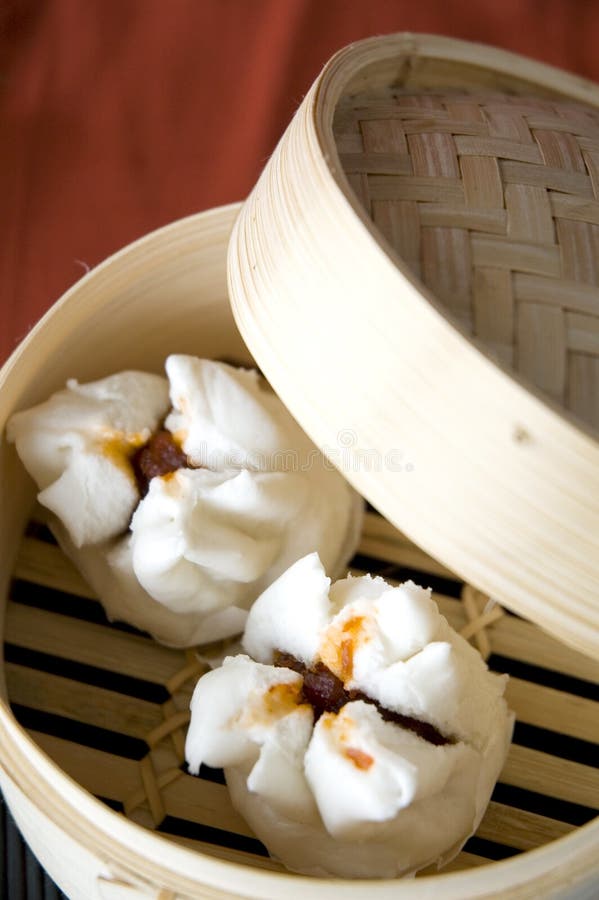 Close up dimsum tray open