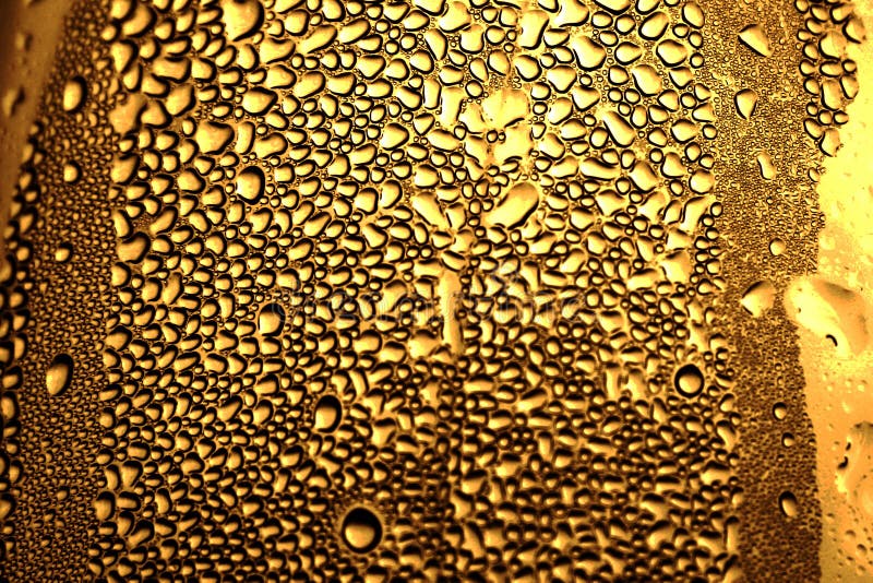 Close-up do frasco com as gotas nele fotografia de stock Close-up do frasco com as gotas nele fotografia de stock