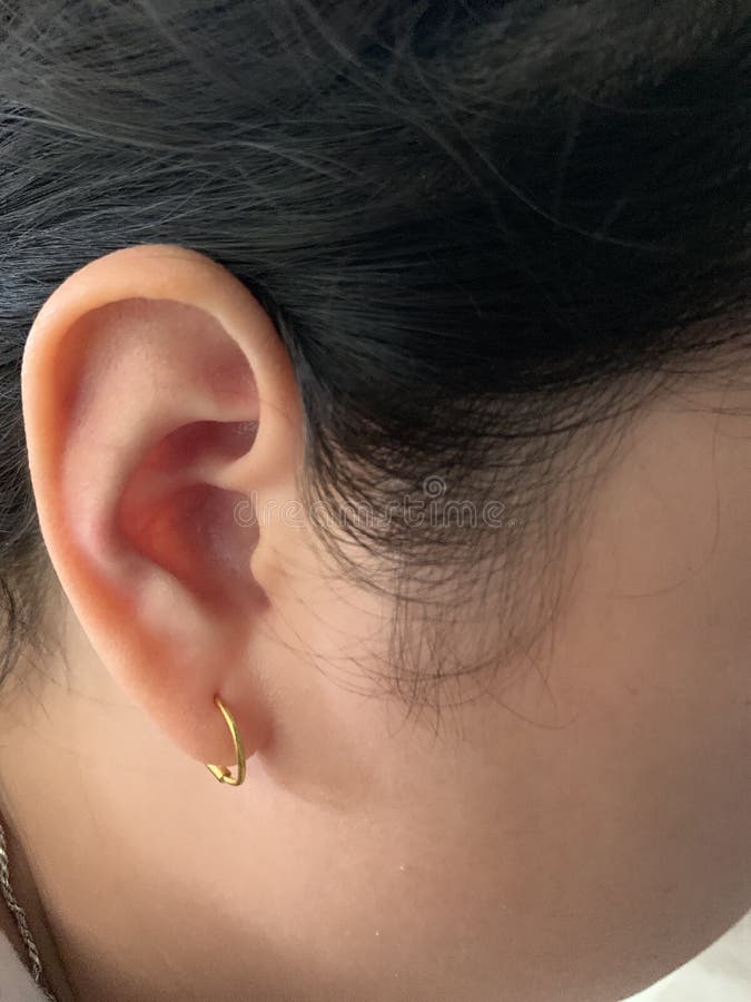 Gold Crystal Ear Cuff | Astrid & Miyu Earrings