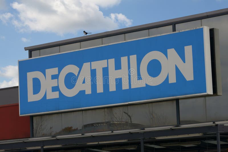 Exterior View Of Decathlon Sporting Goods Store San Francisco Stock Photo -  Download Image Now - iStock