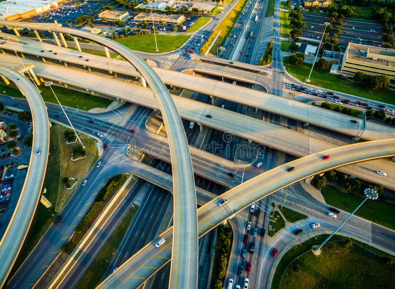 image of highways and interchanges in Austin, Texas