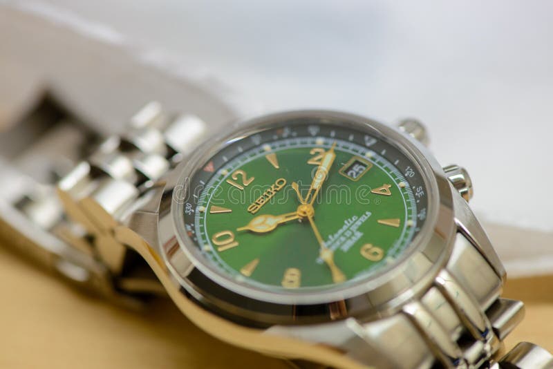 Close-up Macro of Green SEIKO Watch, Bangkok, Thailand Editorial Image -  Image of gold, horlogerie: 145434400