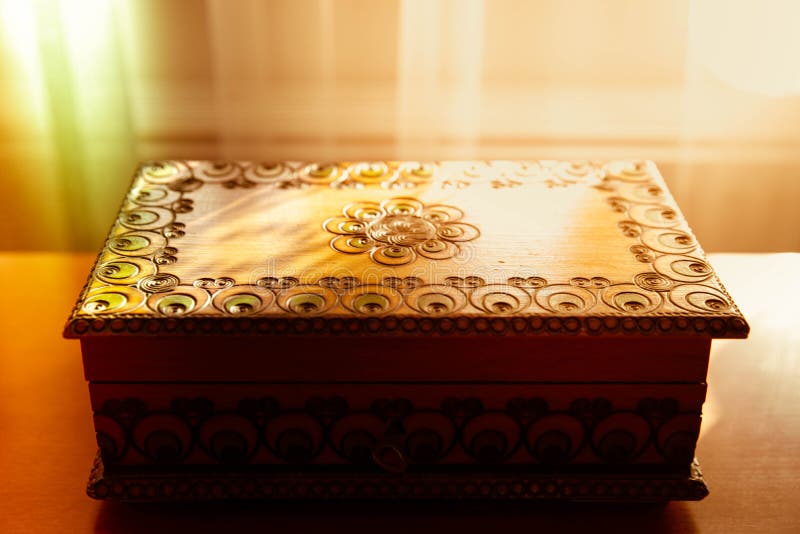 wooden patterned box