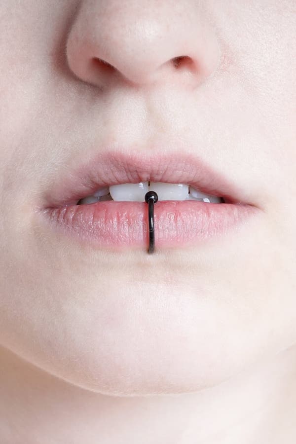 15 Edgy Lip Piercing Ideas For Girls - Styleoholic