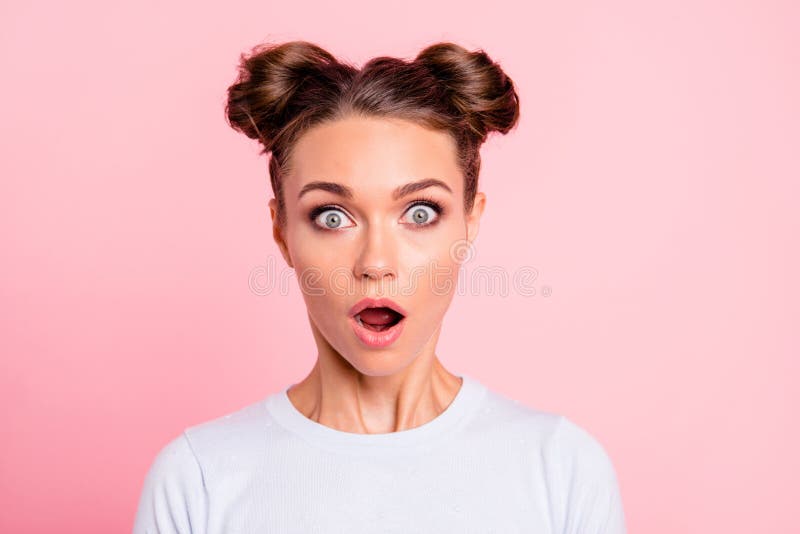 Close-up portrait of her she nice adorable attractive lovely sweet cheerful cheery shocked girl lady opened mouth