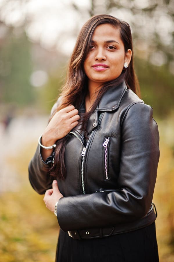 Pretty Indian Girl in Black Saree Dress Stock Photo - Image of culture ...