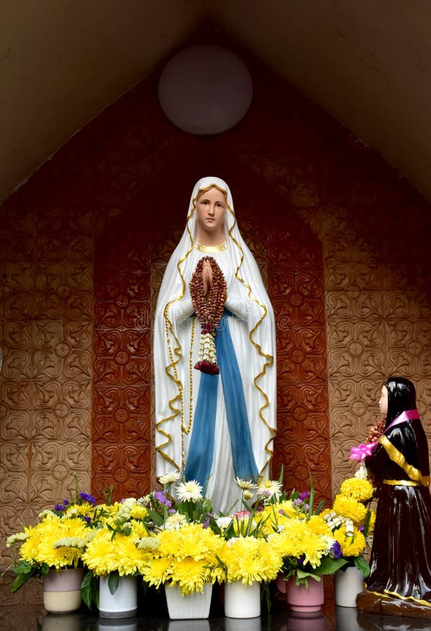 531 Statue Our Lady Grace Virgin Mary Stock Photos - Free & Royalty ...