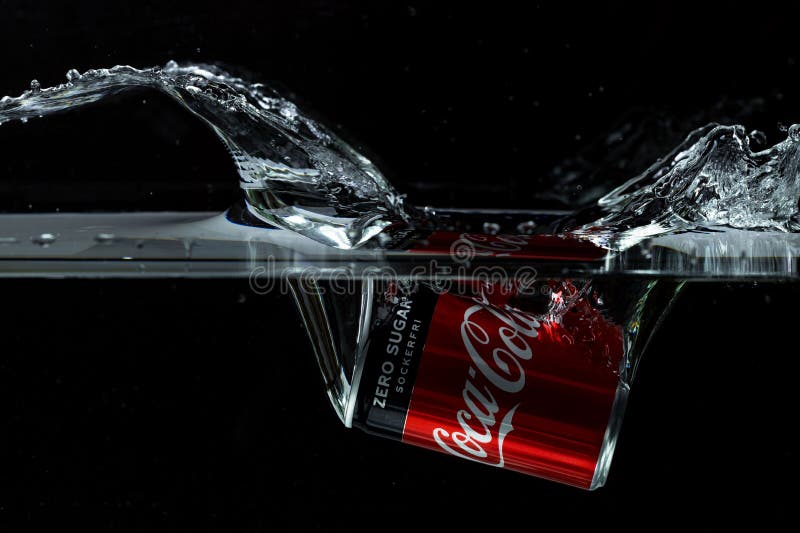 Close Up View of Coca Cola Falling in Water on Black Background. Editorial  Stock Image - Image of backgrounds, drops: 201104574
