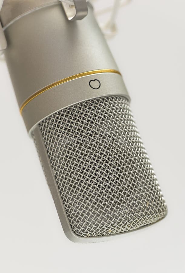 CloseUp de Studio Microfon Metal Mesh Grille Arată detalii fine și textura pentru Înregistrare audio și Podcast Teme stock images