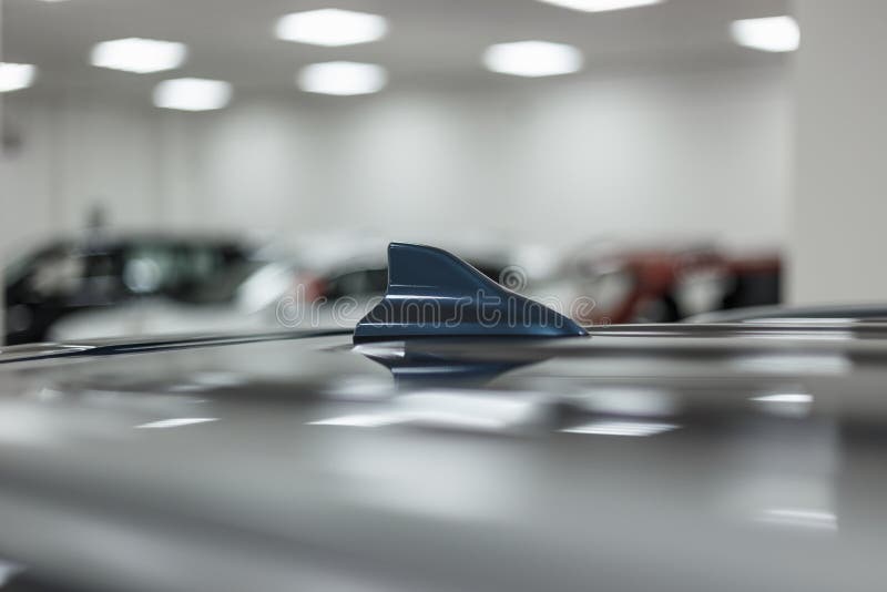 Forme En Gros Plan D'aileron De Requin D'antenne De GPS Sur Un Toit De  Voiture Pour La Radio Photo stock - Image du antenne, navigation: 146123900