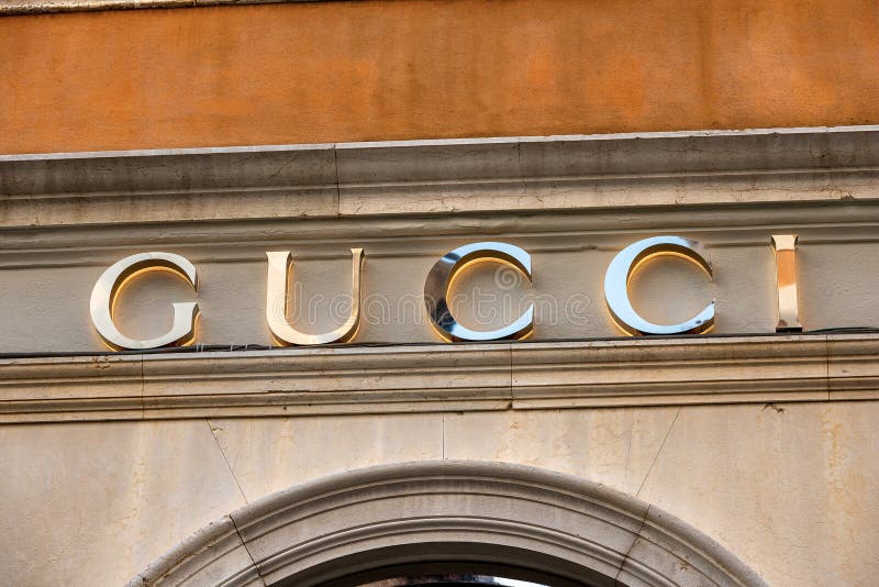 Gucci Brand Shop in Barcelona, New Women Collection Window Display with  City Reflection, Women Fashion Editorial Stock Image - Image of product,  collection: 211170704