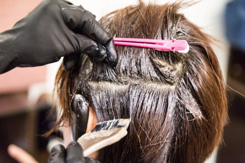 Closeup of Hair Dresser Applying Chemical Color Dye Onto Hair Stock Image -  Image of stylist, dying: 127522835