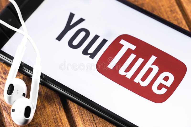 Các bước đầu tiên của mỗi cuộc phiêu lưu trên YouTube bắt đầu với việc tìm kiếm logo của YouTube. Và giờ đây, bạn có thể trải nghiệm những cảnh quay đẹp mắt về logo YouTube trên màn hình iPhone của bạn. Với chất lượng hình ảnh sắc nét và thiết kế độc đáo, bạn sẽ không muốn bỏ lỡ cảnh quay này. 