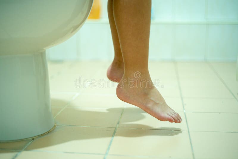 Girls Peeing In Beach Toilet