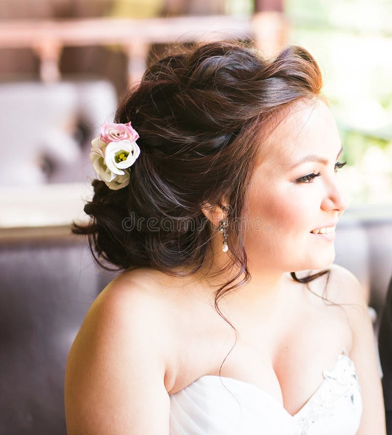 Closeup portrait of young gorgeous bride royalty free stock photo