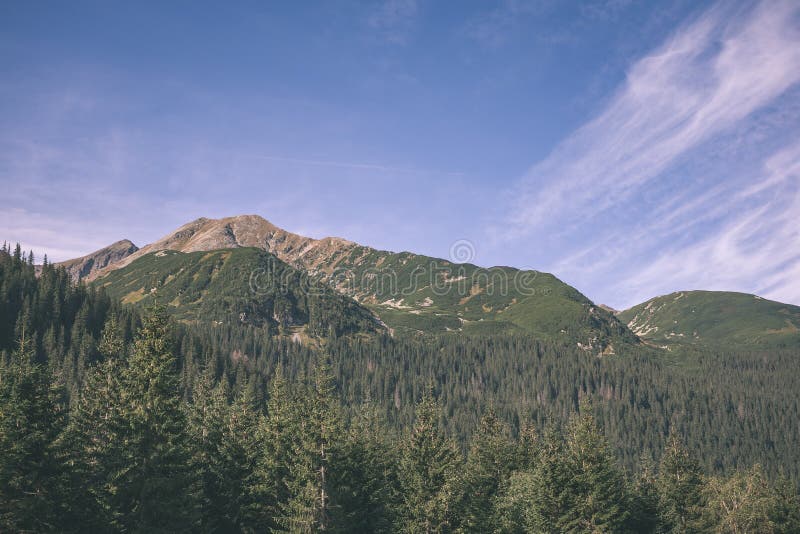 Zamračené a zahmlené slovenské Západné Karpaty