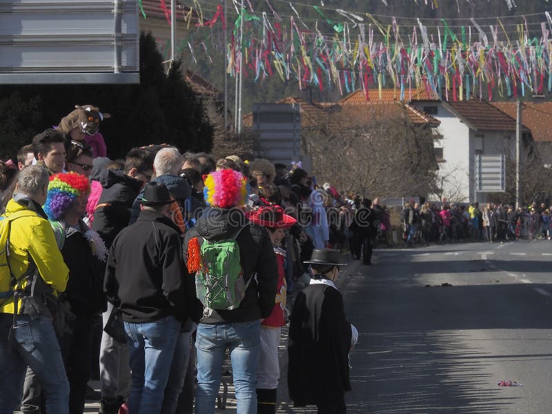 Clownperücken an der Parade stockbild Clownperücken an der Parade stockbild