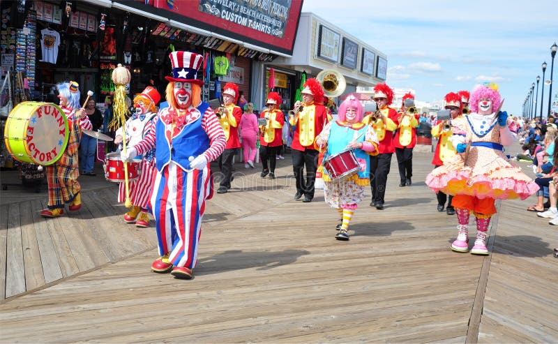 355 Clowns Marching Stock Photos - Free & Royalty-Free Stock Photos from  Dreamstime