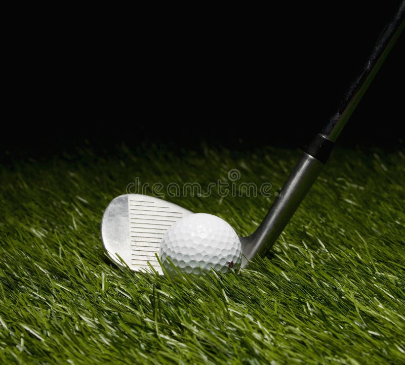 Club et boule de golf photographie stock libre de droits Club et boule de golf photographie stock libre de droits