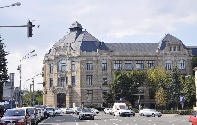 Cluj RO, Wrzesień 24th: Środkowy biblioteka uniwersytecka budynek w cluj od Transylvania regionu w Rumunia fotografia stock