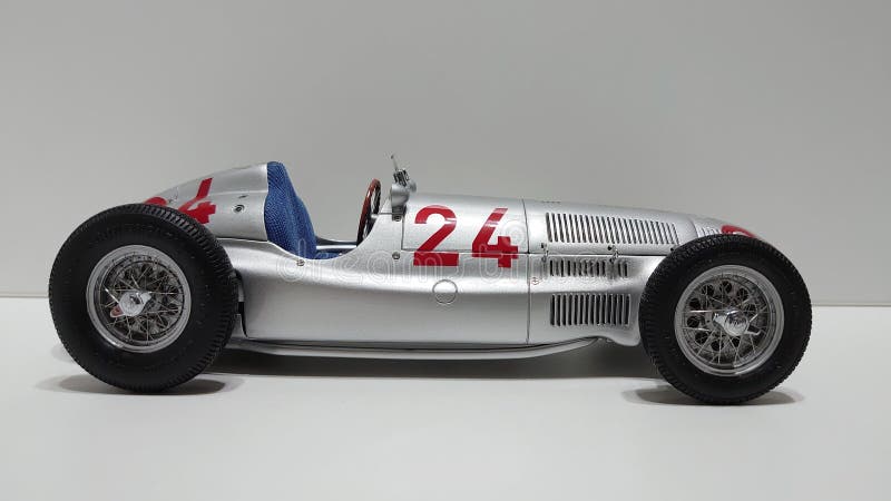 Cmc 1/18 Scale Model Car - Mercedes Benz W165 Formula One Monopost Racing  Vehicle Editorial Image - Image of racetrack, vehicle: 177850265