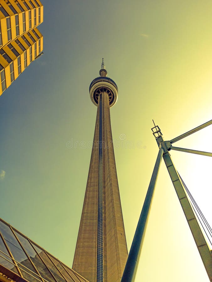 CN Tower view editorial photography. Image of torusitplaces 173458267