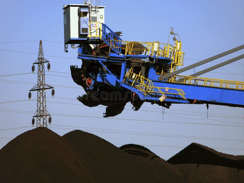 Le miniere di carbone loader con linea di alimentazione.