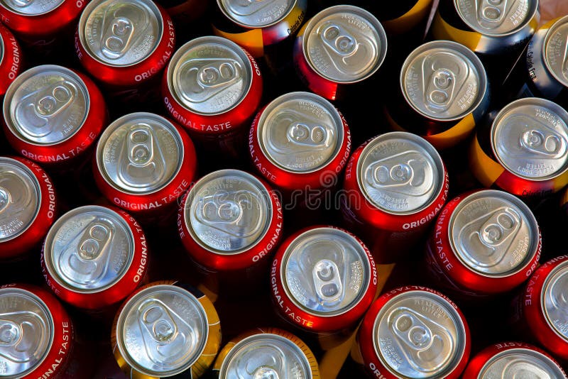 Achtergrond van Coca-Cola blikjes 375ml royalty-vrije stock foto