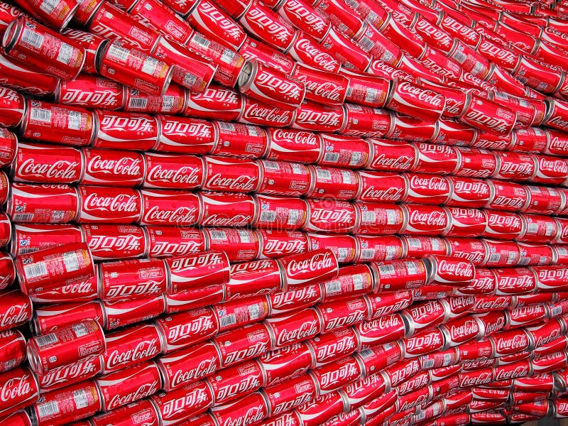 Coca - colaCans royaltyfri foto
