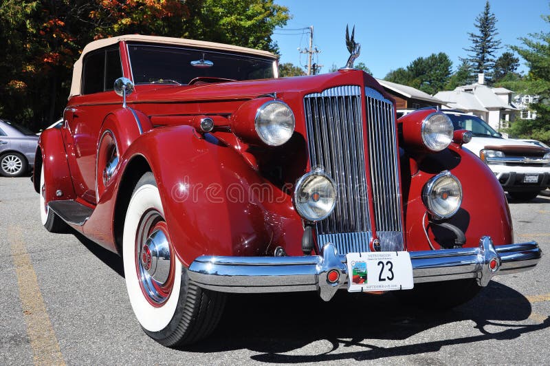 Coche antiguo de Cadillac imagen de archivo libre de regalías Coche antiguo de Cadillac imagen de archivo libre de regalías