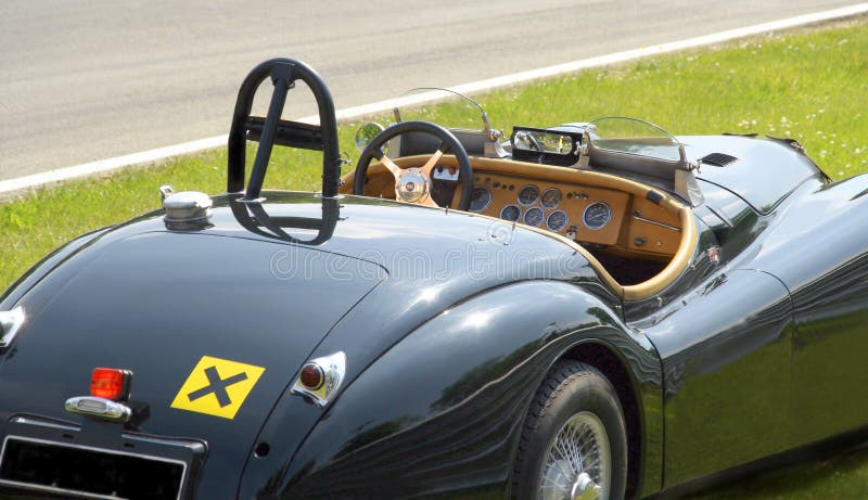 Coche de deportes clásico convertible foto de archivo libre de regalías Coche de deportes clásico convertible foto de archivo libre de regalías