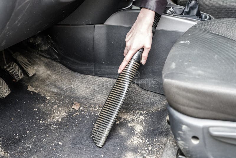 Desinfectante de aspiración para limpiar el interior de la cabina del coche. Moqueta de automovil Herramientas de limpieza mojada Lavar la moqueta del  coche Fotografía de stock - Alamy