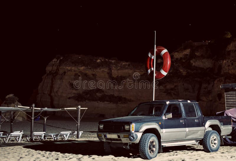 Coche de los salvadores imagen de archivo Coche de los salvadores imagen de archivo