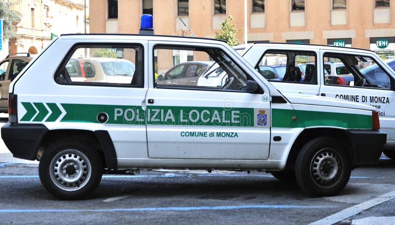 Coche policía italiano imagen de archivo Coche policía italiano imagen de archivo