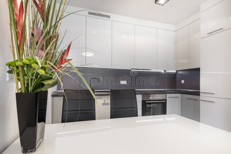 183,926 Cocina Moderna Blanca Fotos de stock Fotos libres de regalías