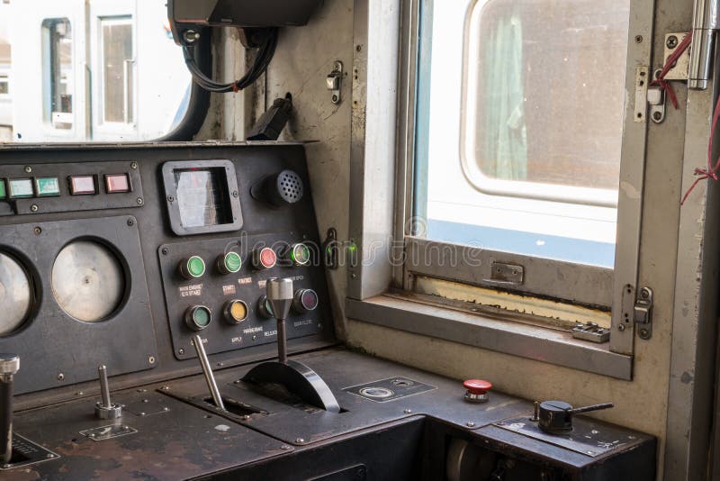 Cockpit des thailändischen Zugs