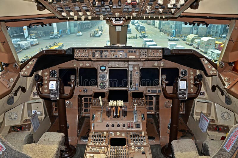 airplane cockpit 747 airplane cockpit 747
